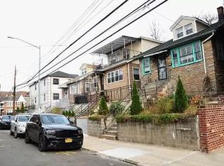 5015 39th Pl, Long Island City, NY 11104