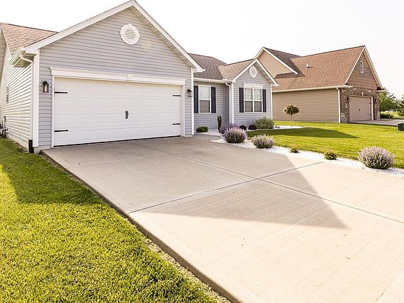 4th image of 774 Moorland Cir
