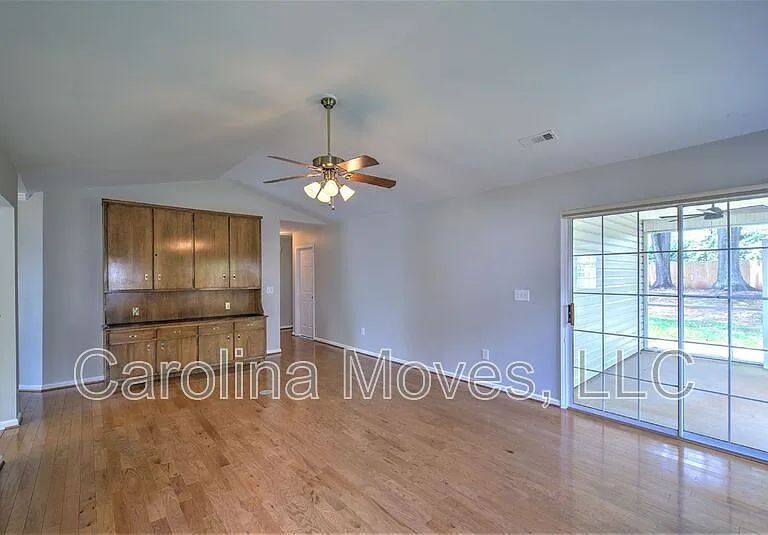 17 Woolridge Way — Photo 5