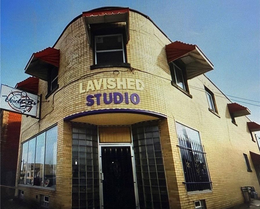 1st image of 2101 Pine Ave
