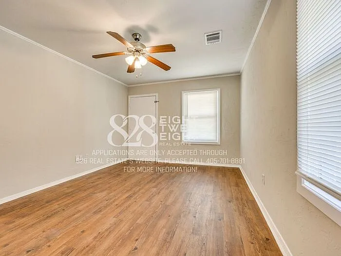 401 E Kerr Dr — Photo 9