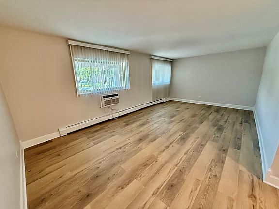 4th image of 690 Marilyn Ave APT 203