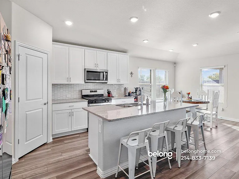 3505 Kingsview Dr — Photo 4