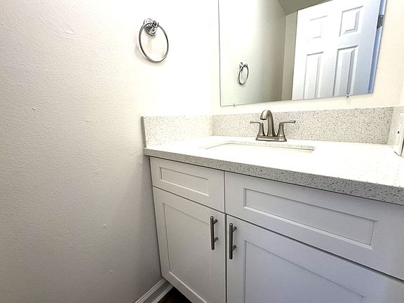 5th image of 210 Quintard St #A12