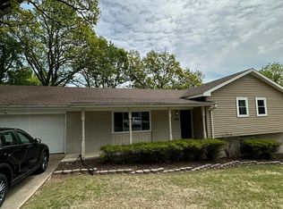 2272 N Briarwood Ln, Fayetteville, AR 72703