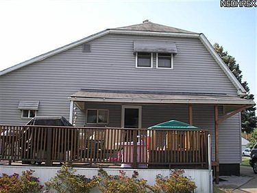 3rd image of 520 Hughes St