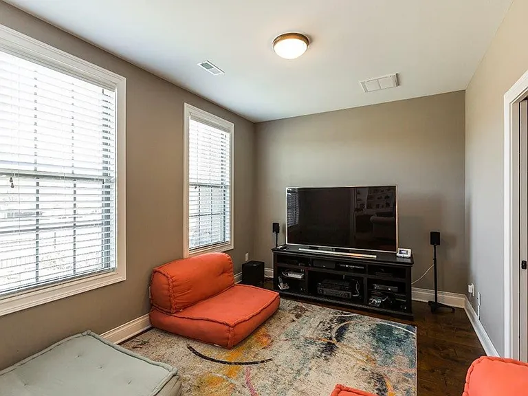 3218 Beaumont Centre Cir — Photo 10