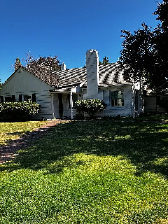 622 Voltaire Ave photo 1