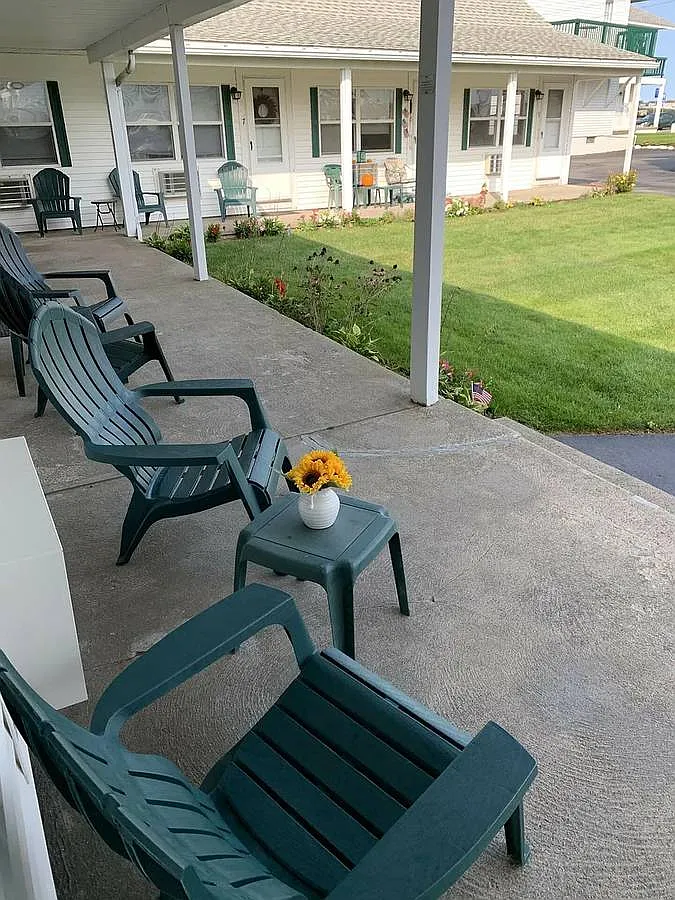Studio, 260 sqft, $1,500 — Photo 4