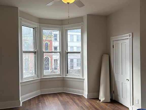 5th image of 923 Washington Ave APT 2