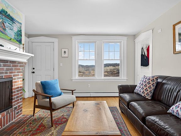 5th image of 667 Sawyer Street