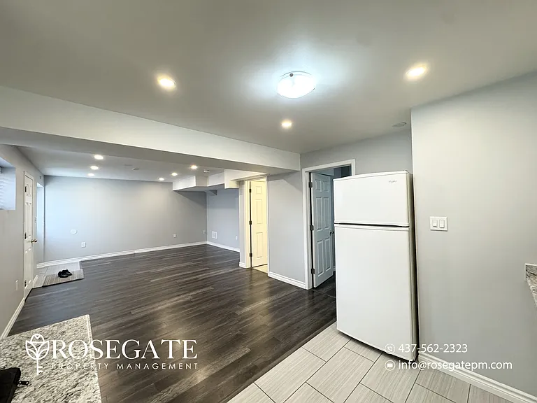 845 Spinning Wheel Cres #2 — Photo 4
