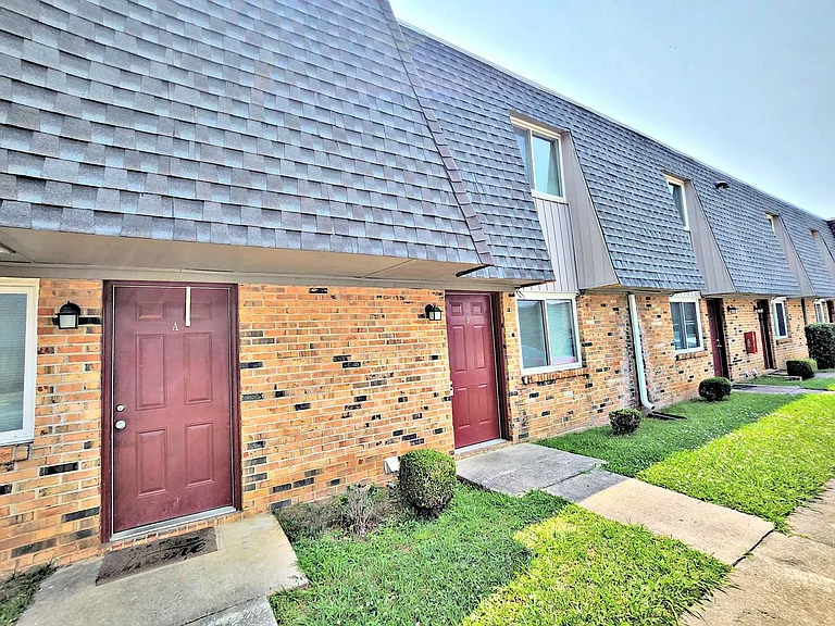 Avalon Cove Townhomes — Photo 8