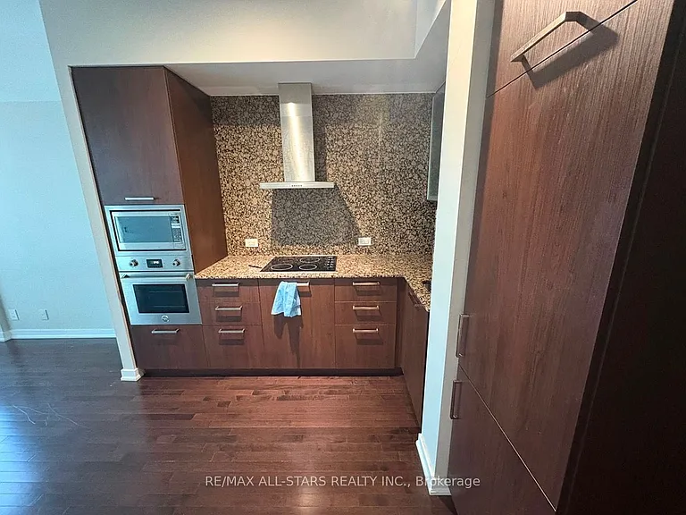 14 York St #2209 — Photo 2