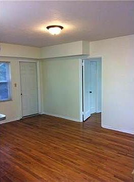 2nd image of 1002 SW 37th Ave APT 2
