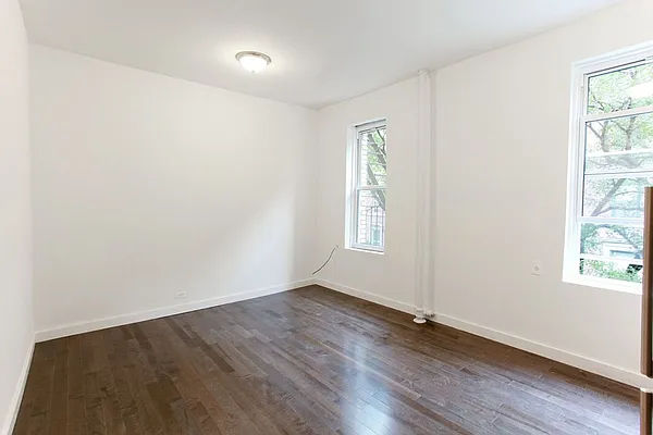 Rented by Dynamik Realty | media 14