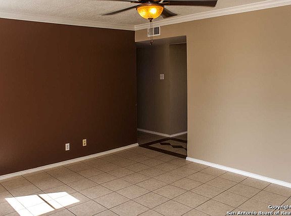 3rd image of 7911 WINDLAKE DR