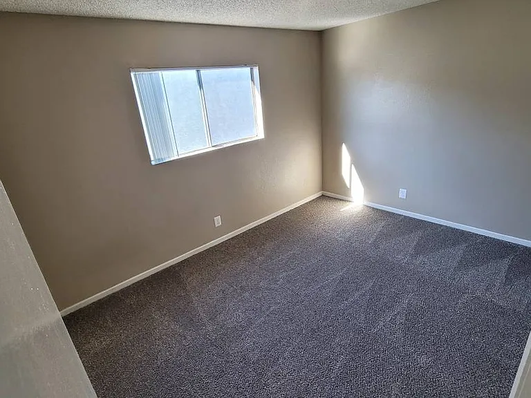 Serramonte Park Apts — Photo 12