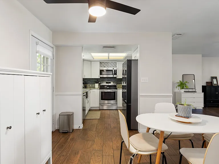 225 W McKenzie St — Photo 11