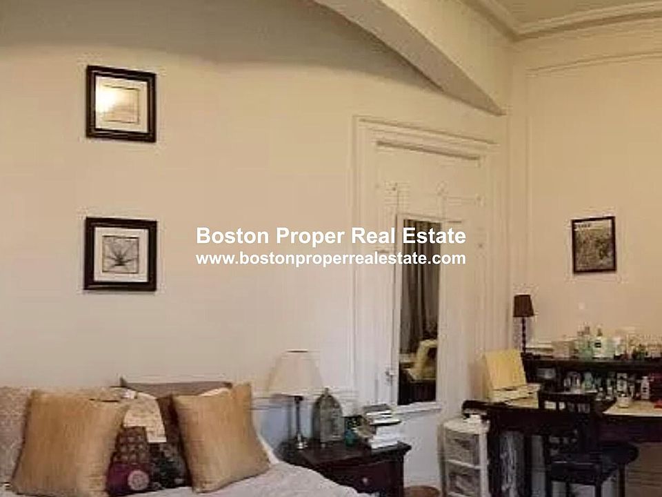 2nd image of 1 Gloucester St #5-V