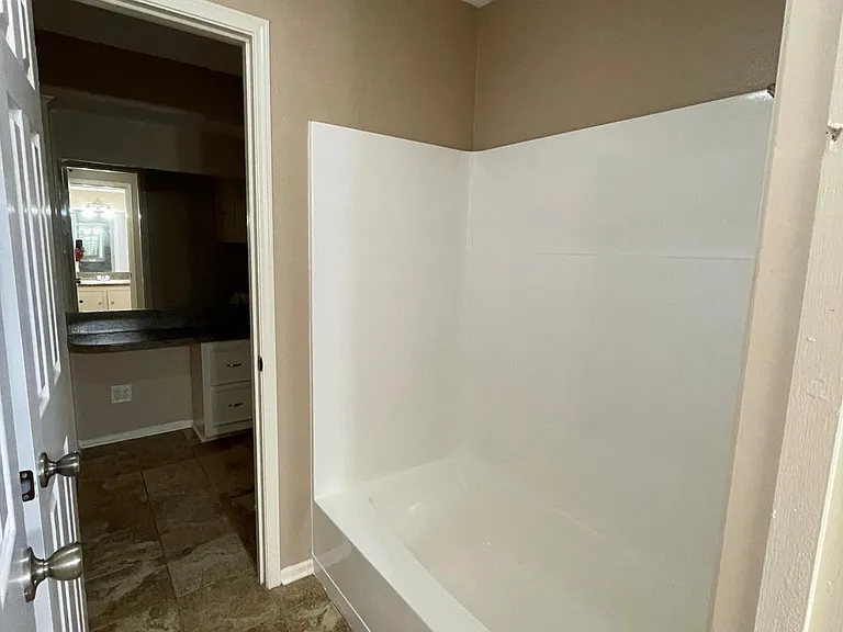 200 S Anderson St #7 — Photo 7