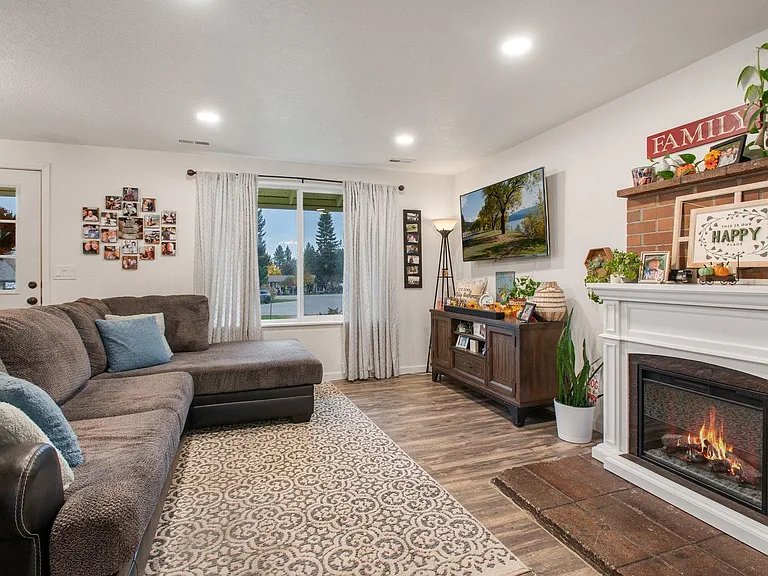 16240 N Gina Ct — Photo 4
