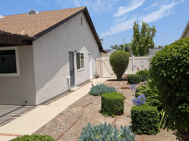 1146 Hudson Ct — Photo 11