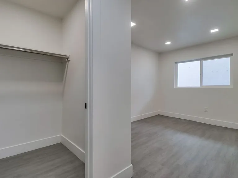 4774-80 W Point Loma Blvd — Photo 17