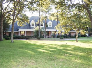 145 Lola Ln, Bellville, TX 77418
