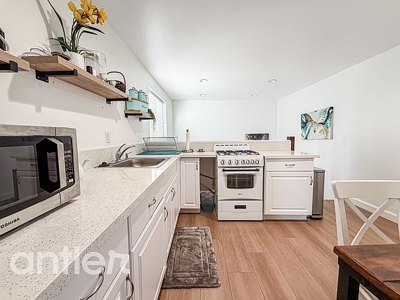 3rd image of 1621 S Sherbourne Dr #N1