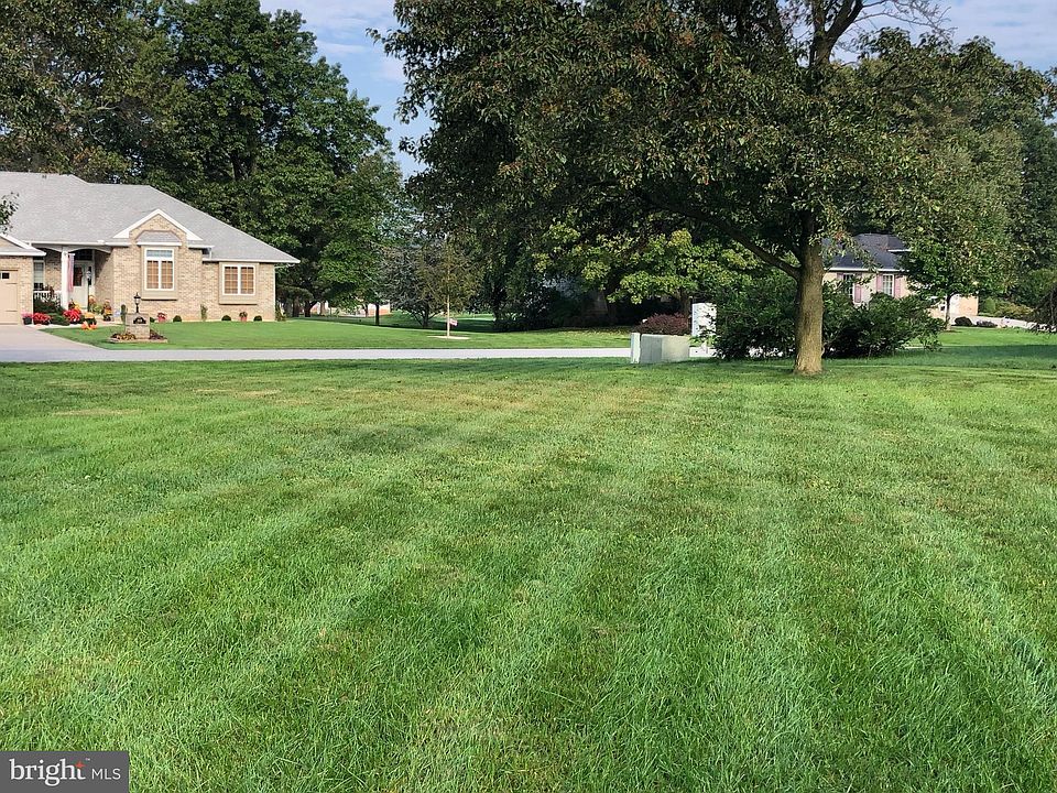 2nd image of Fairway Dr E