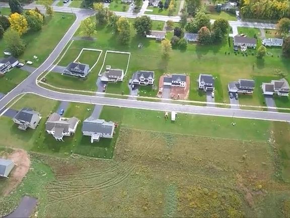 4th image of 25 Goldenhill Ln