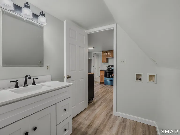17 Sylvester St — Photo 15