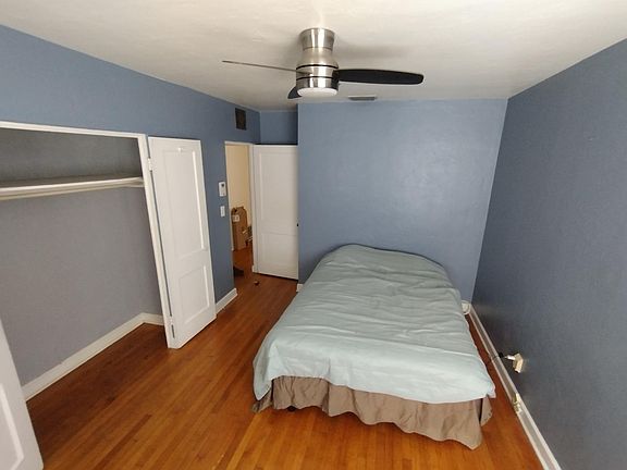 3rd image of 1104 E Amelia St