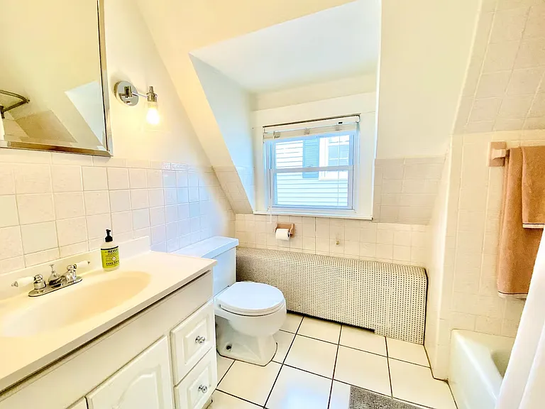 4 Apthorp Ave — Photo 16