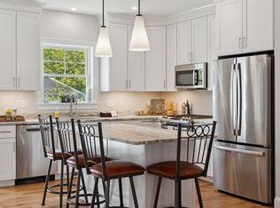 31 Juniper Ln, Portsmouth, NH 03801