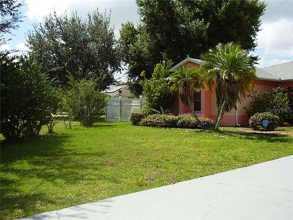 3rd image of 809 Hastin Pl