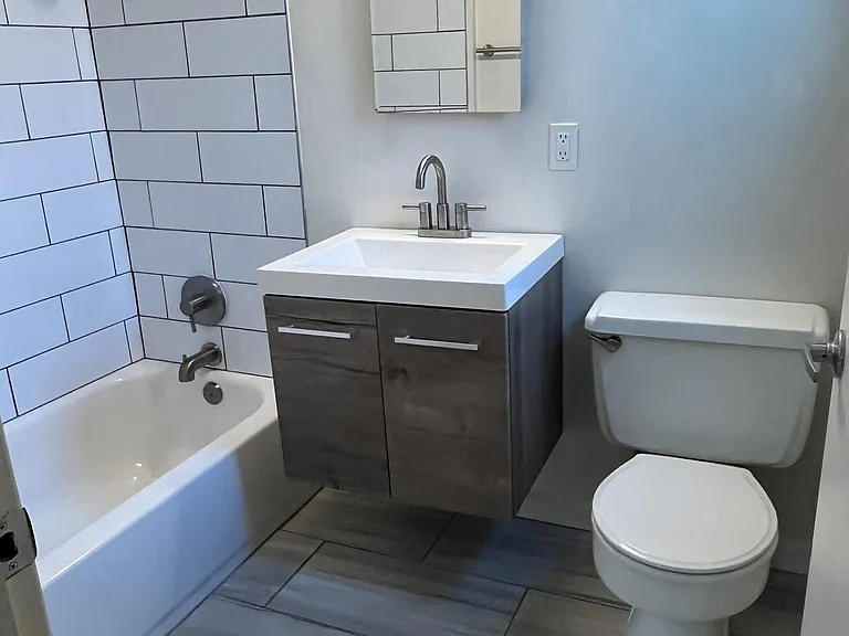 2127 W 5th Ave #5 — Photo 7
