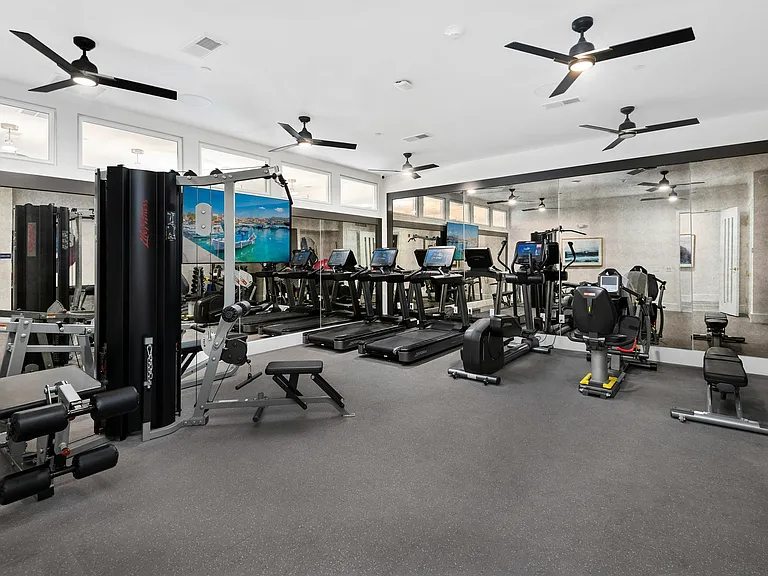 Everleigh Vernon Hills 55+ Active Adult Apartments — Photo 23