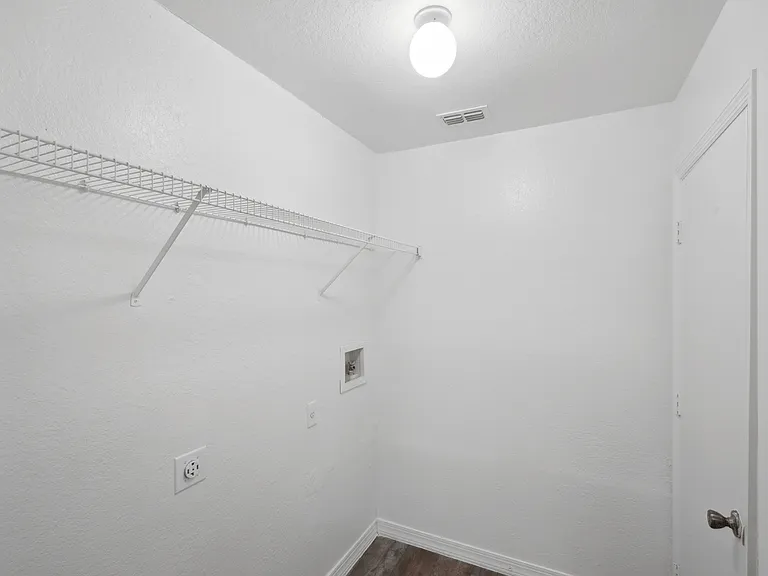 Brookwood Forest Apartments — Photo 35