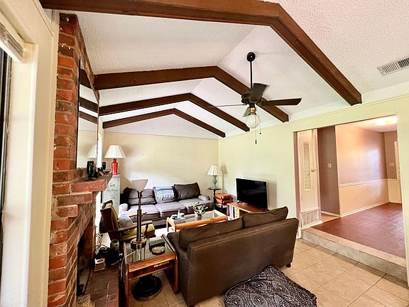 2nd image of 8515 Shenandoah Dr