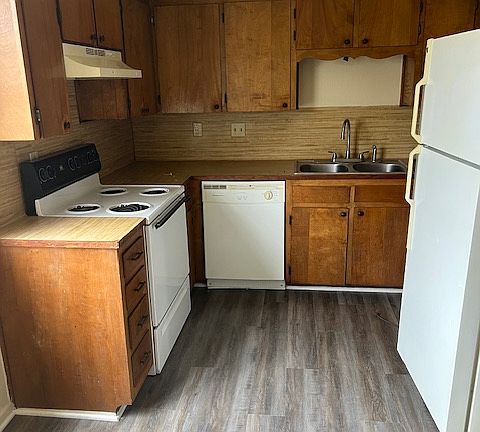 3rd image of 208 Veterans Ave #109