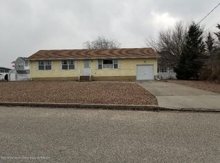 47 Avalon Ave, Bayville, NJ 08721