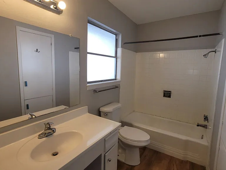 110-122 San Angelo Blvd — Photo 6