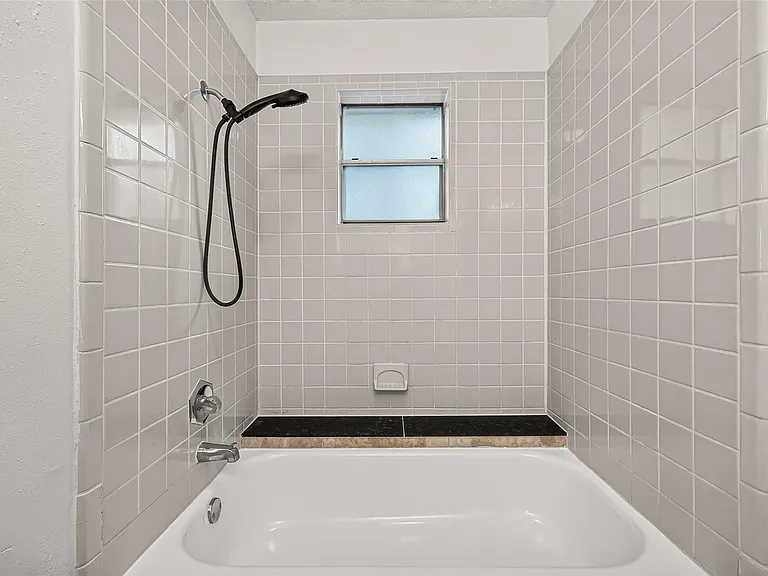 7407 Cortes Dr — Photo 19