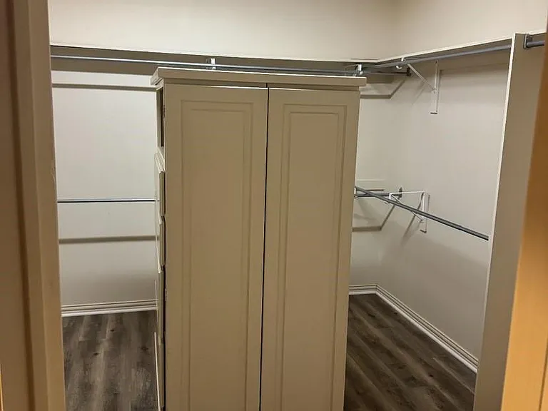 5739 FM 1461 — Photo 13