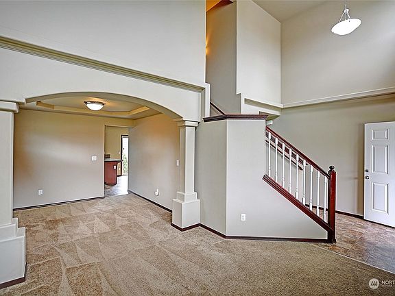4th image of 28400 75th Drive NW