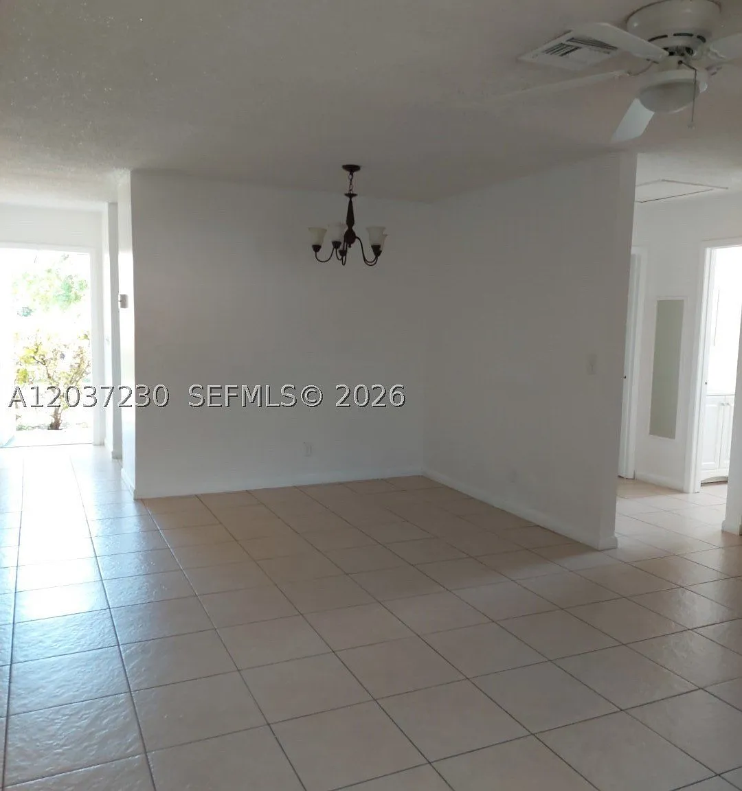 2 bed, 912 sqft, $1,800 — Photo 2