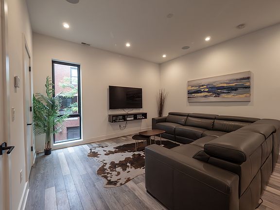 2nd image of 810 Senco Ln