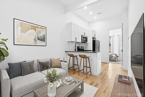 518 Chauncey St #3B Photo 1